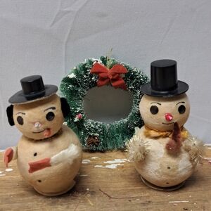 Vintage Japan Set Of 2 Spun Cotton Puyz Snowman With Bottle Brush Wreath